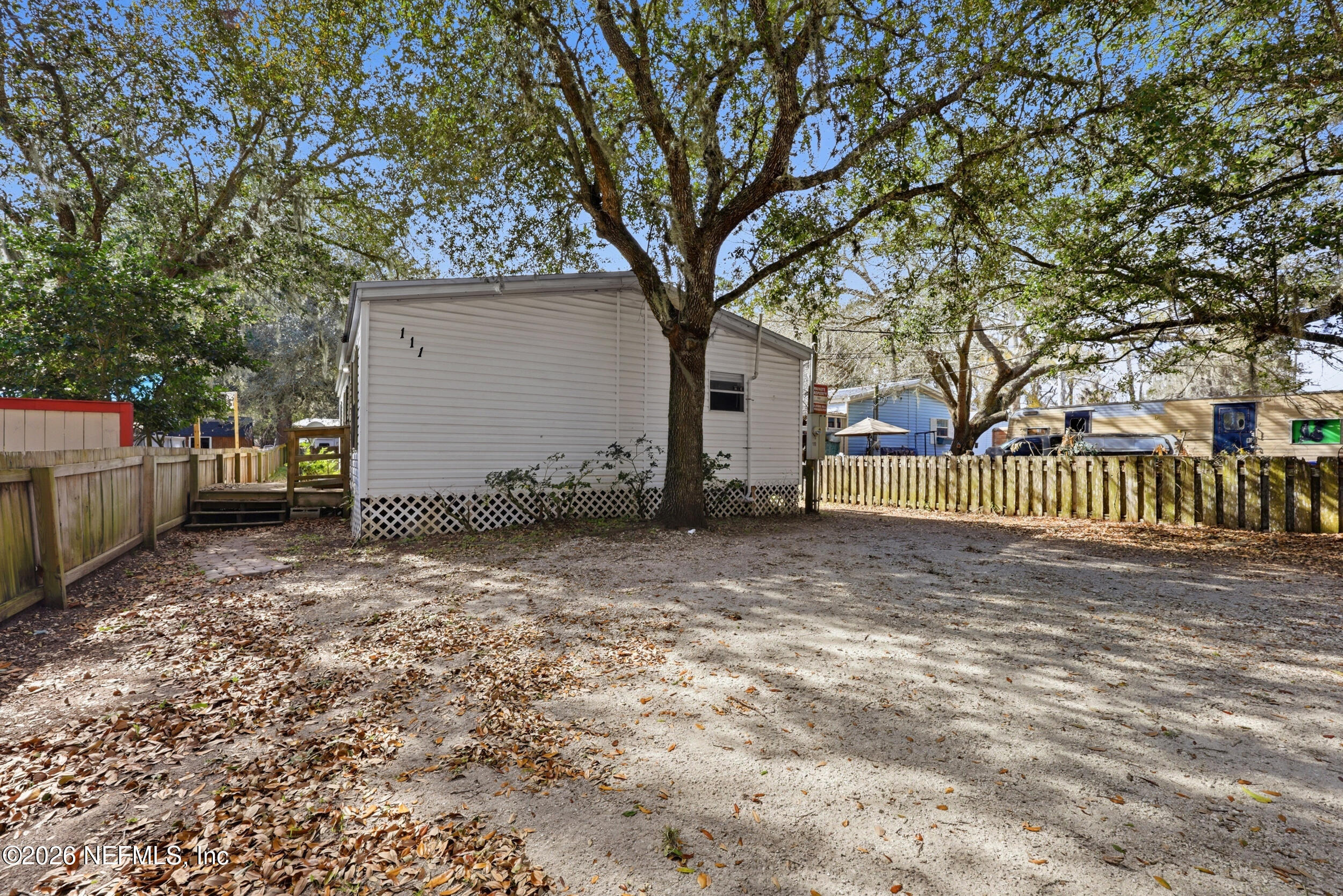 111 Hurst Street St. Augustine, FL 32084 - Photo 23 of 32 Front yard