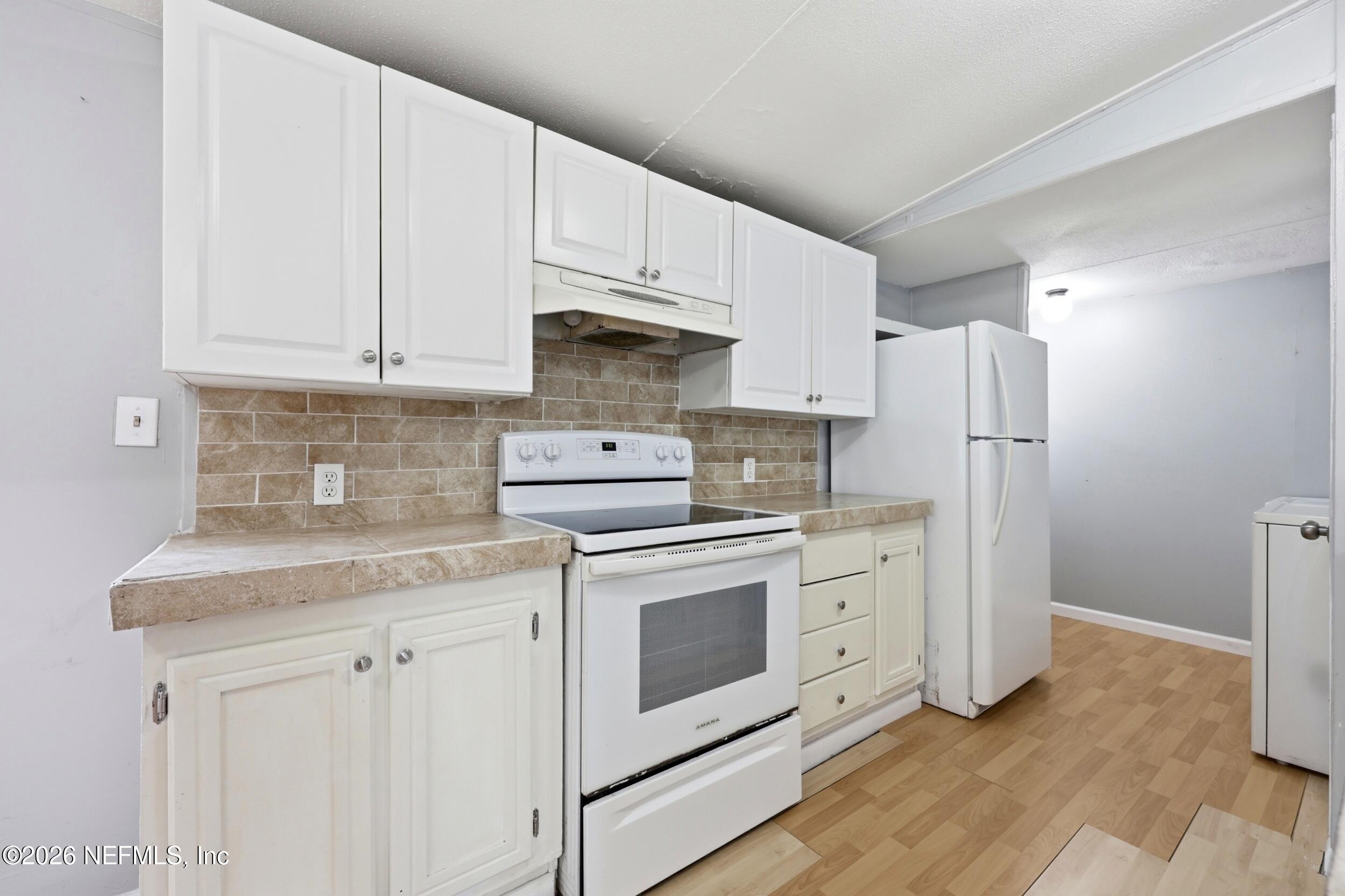 111 Hurst Street St. Augustine, FL 32084 - Photo 6 of 32 Kitchen