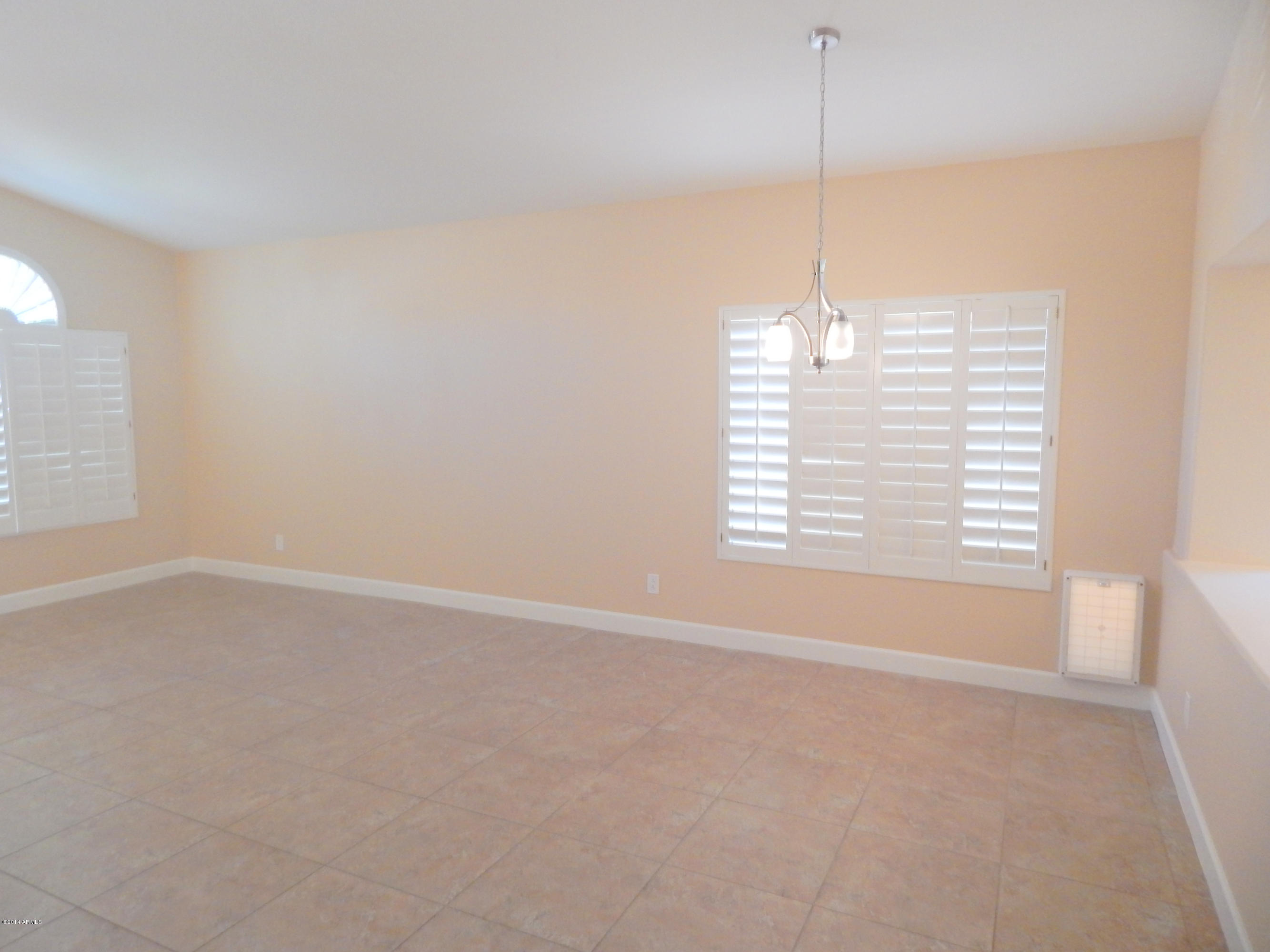 1315 East St John Road Phoenix, AZ 85022 - Photo 3 of 26 DSCN0287