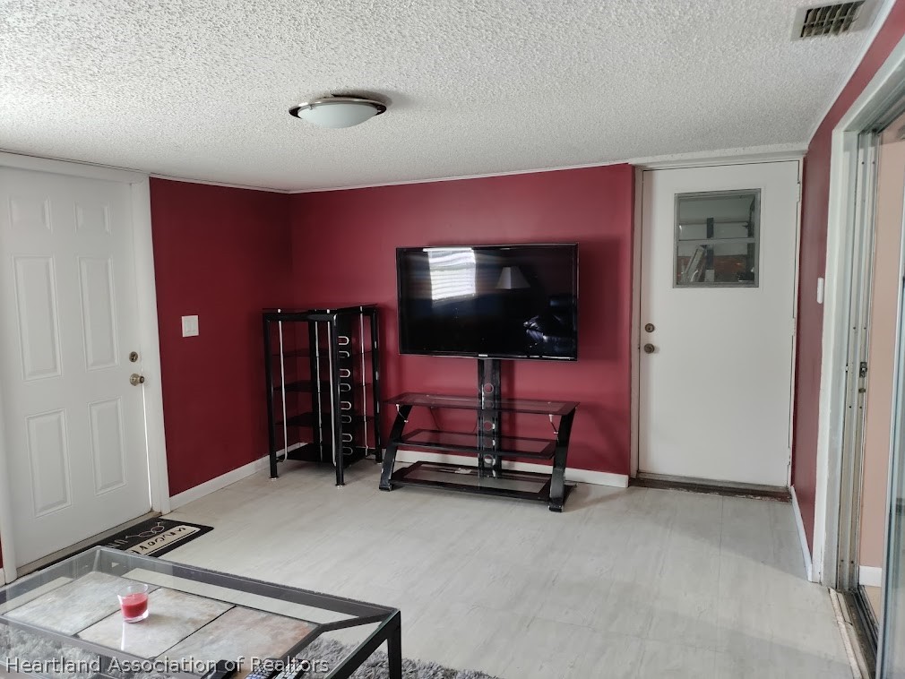 7613 Valencia Road Sebring, FL 33876 - Photo 11 of 36 Gallery Image 11