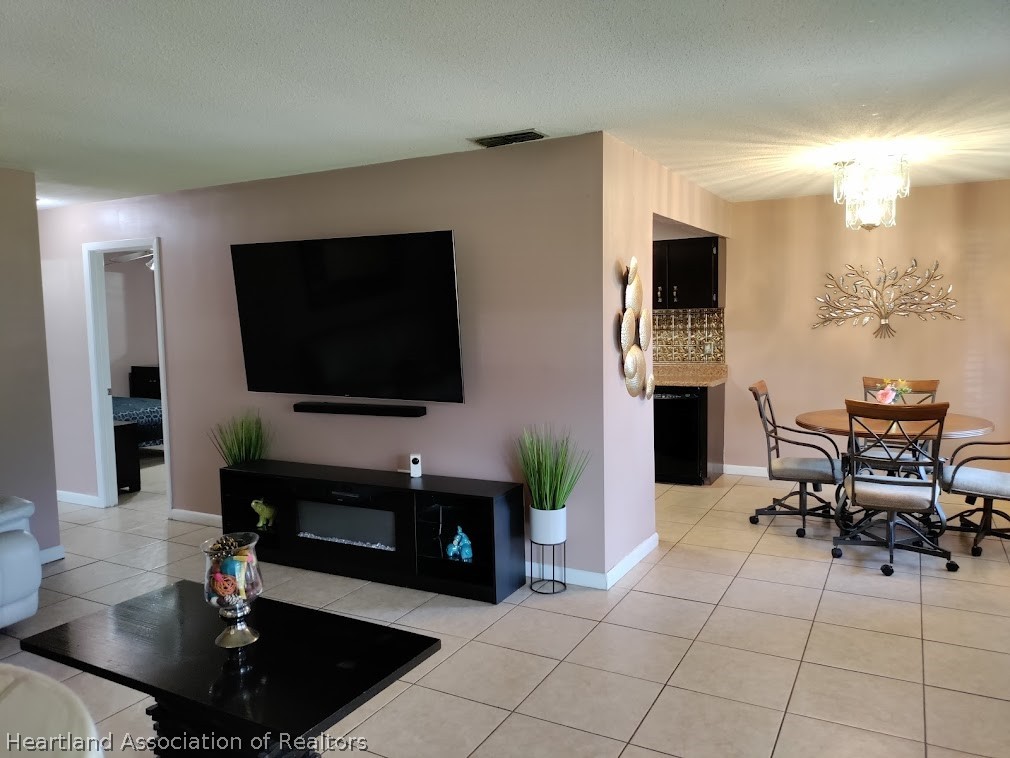 7613 Valencia Road Sebring, FL 33876 - Photo 5 of 36 Gallery Image 5