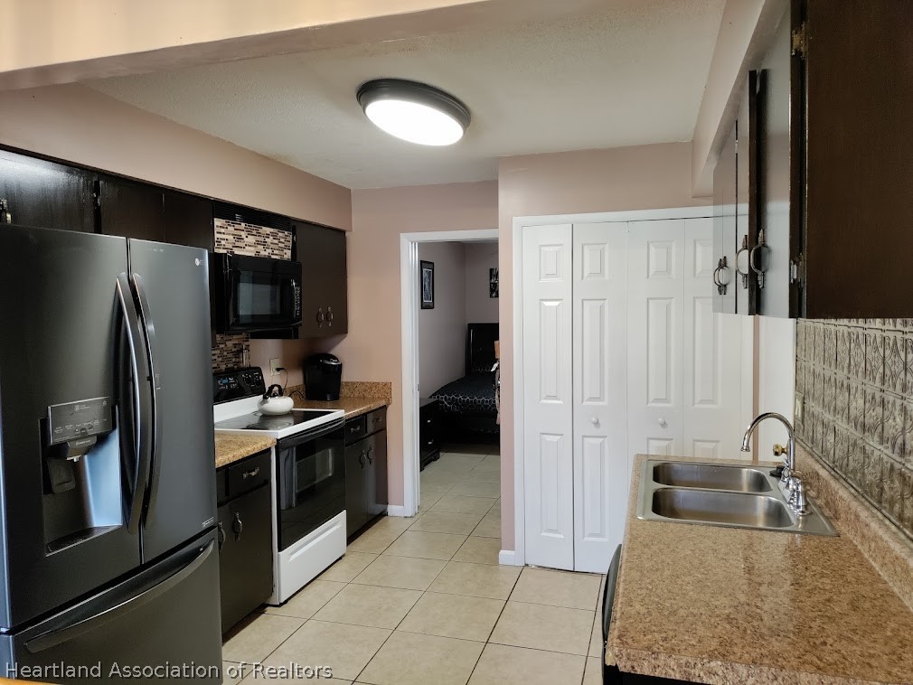 7613 Valencia Road Sebring, FL 33876 - Photo 9 of 36 Gallery Image 9