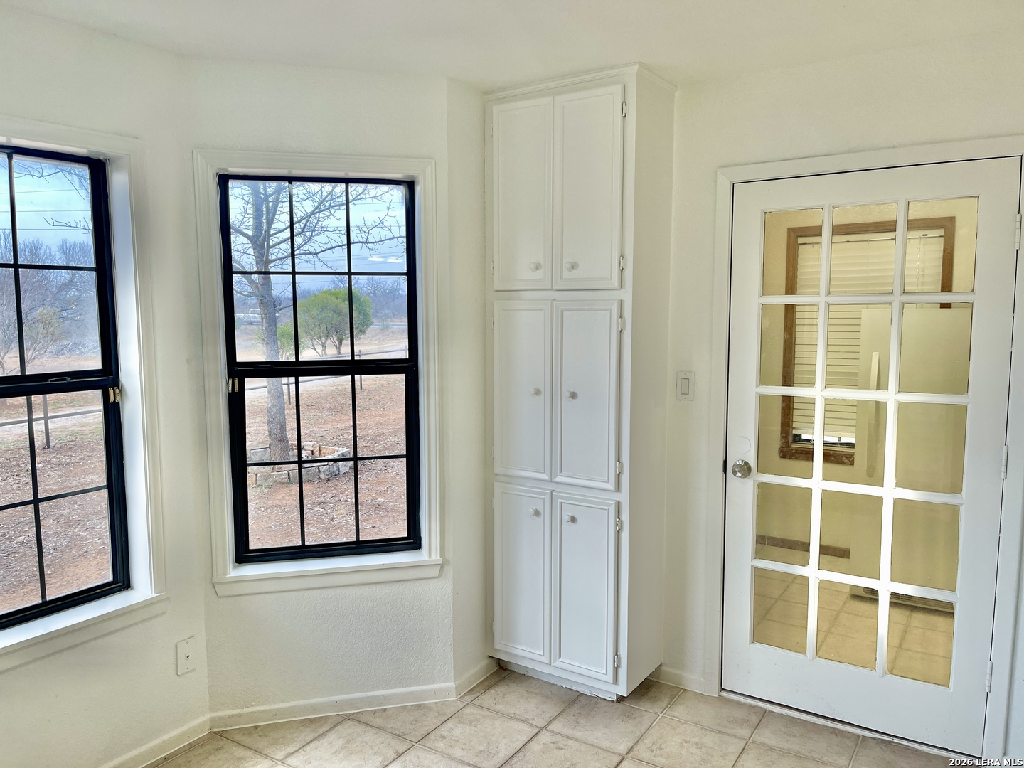 5431 Highway 173 Devine, TX 78016 - Photo 12 of 40