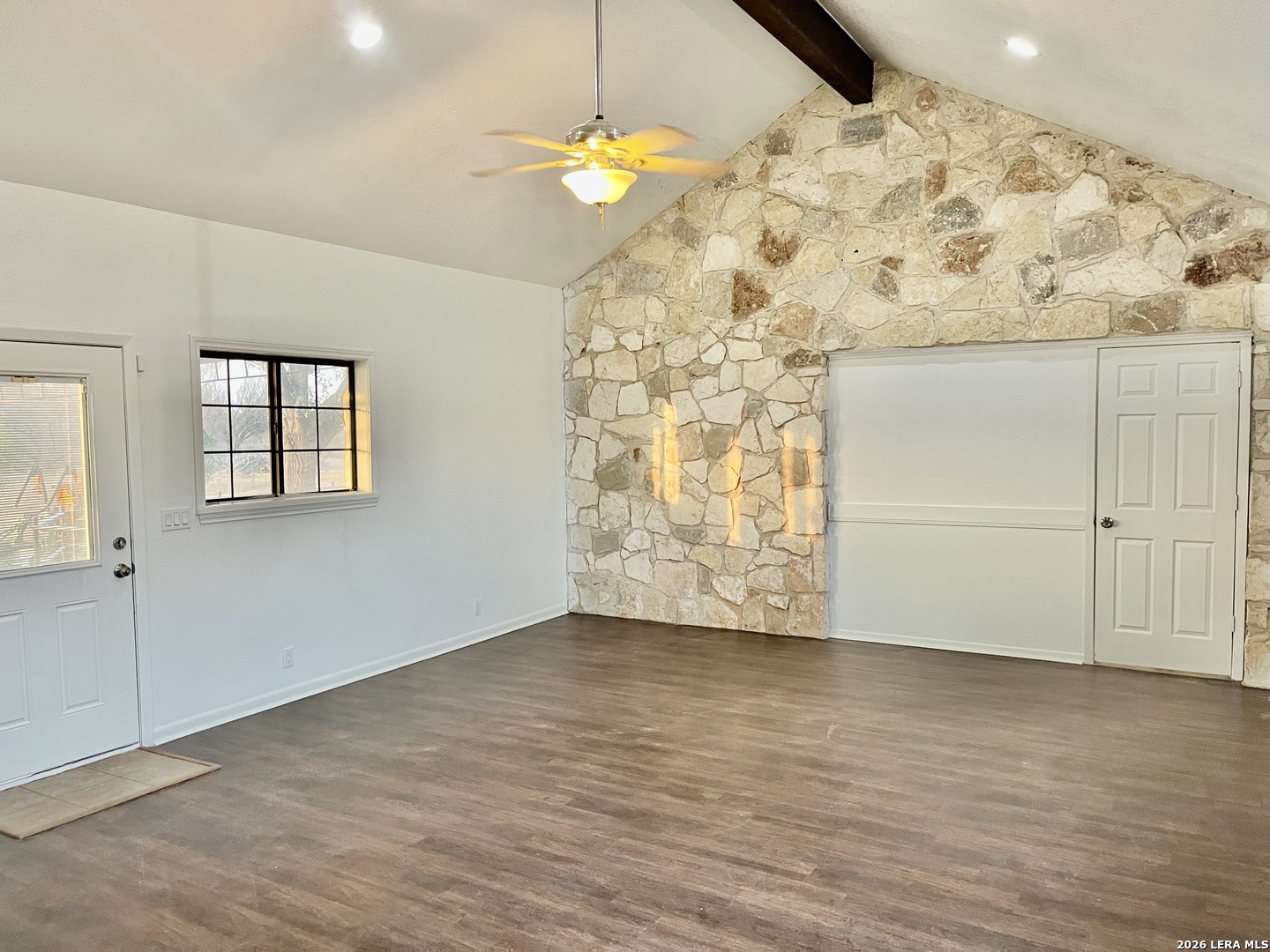 5431 Highway 173 Devine, TX 78016 - Photo 16 of 40