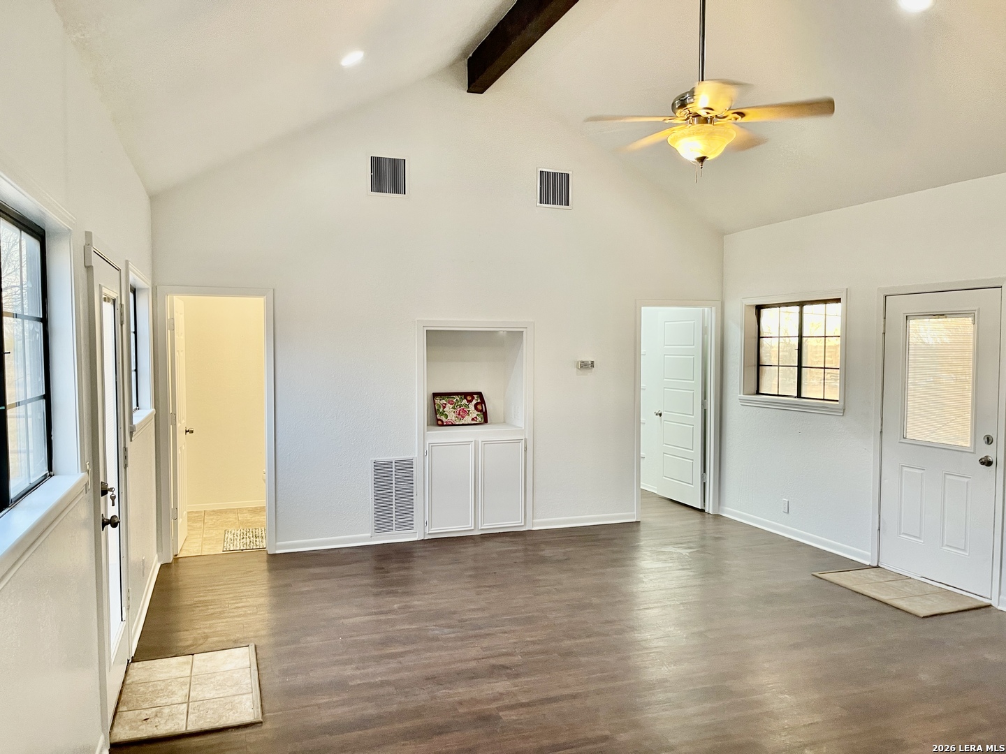 5431 Highway 173 Devine, TX 78016 - Photo 20 of 40