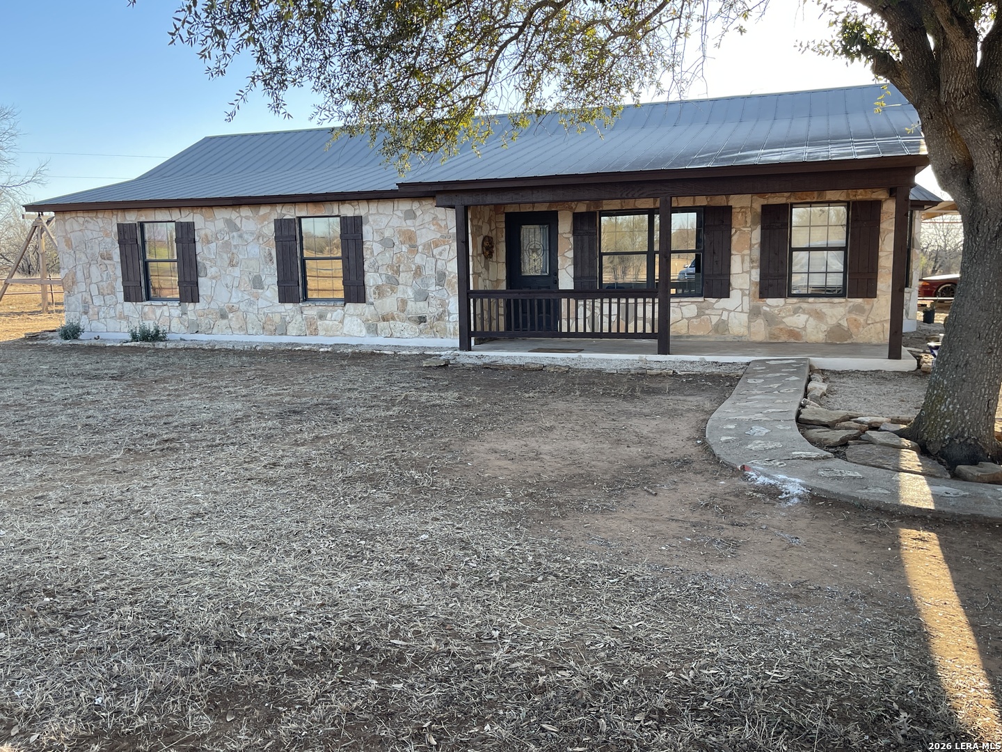 5431 Highway 173 Devine, TX 78016 - Photo 2 of 40