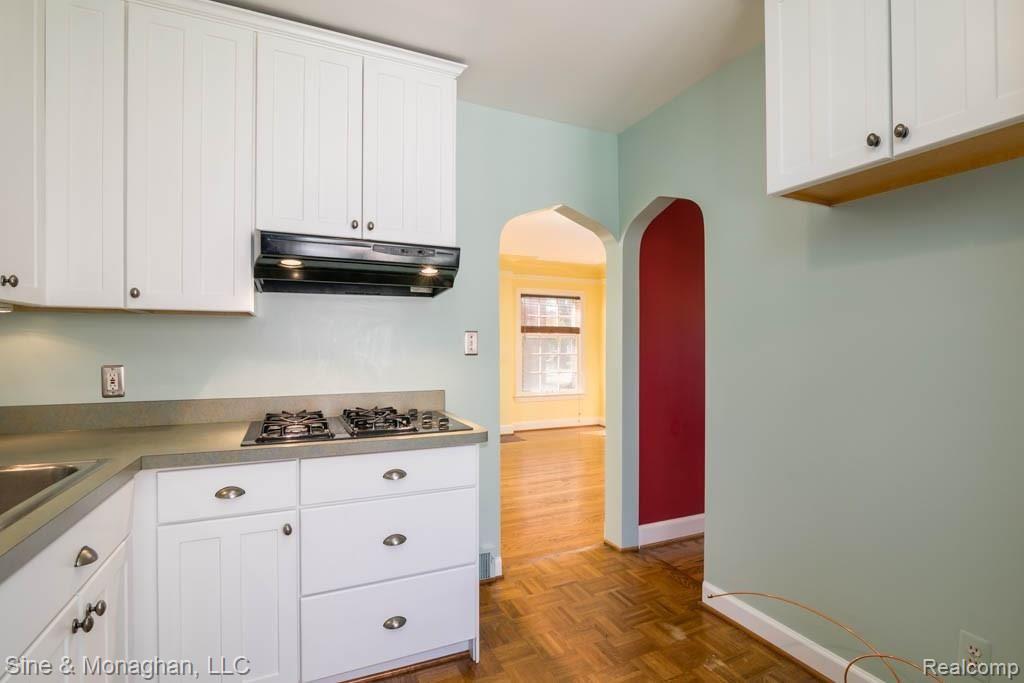 459 Touraine Road Grosse Pointe Farms, MI 48236 - Photo 4 of 28