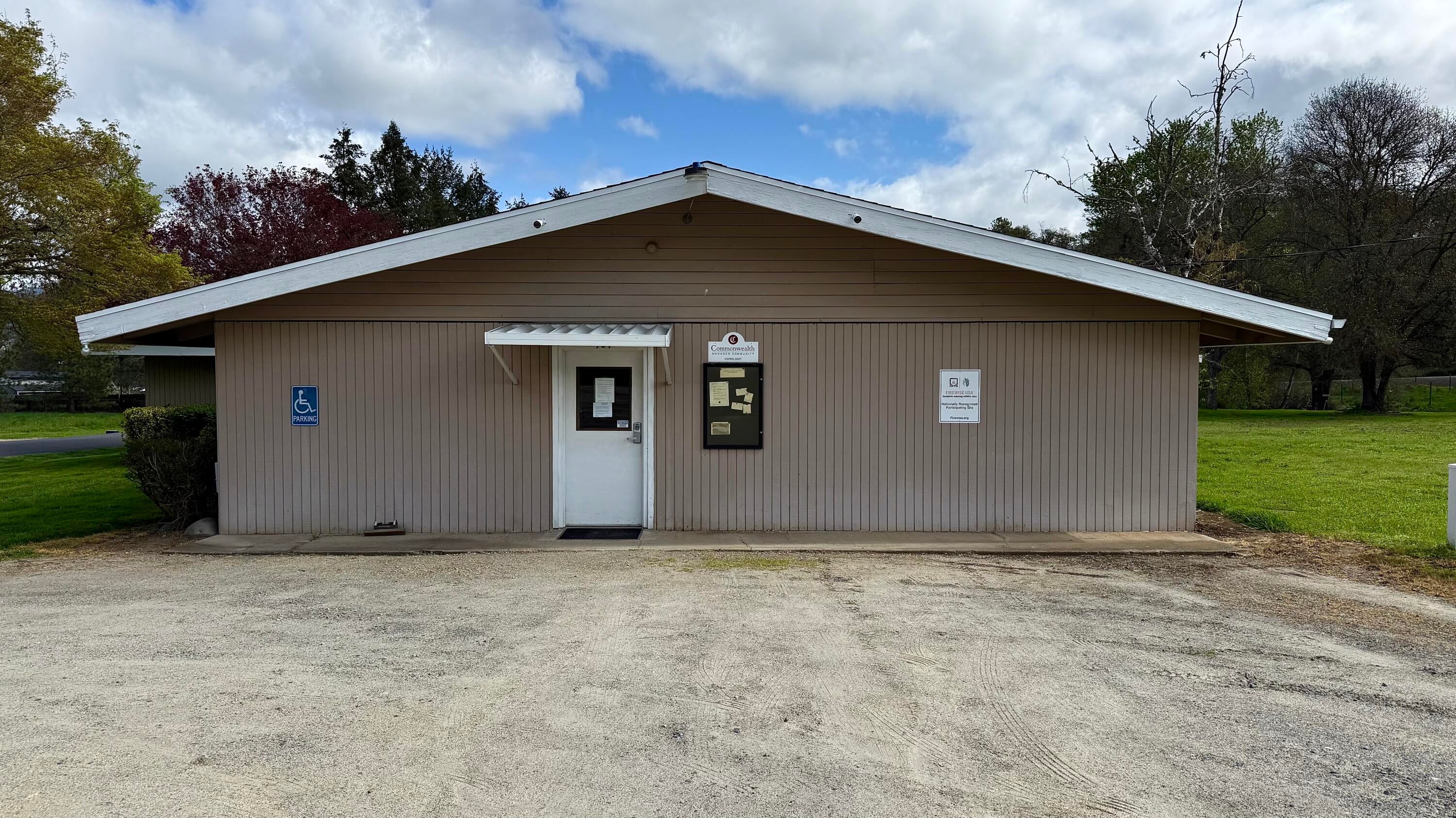 8401 Old Stage Road, Unit 13 Central Point, OR 97502 - Photo 55 of 63 Clubhouse