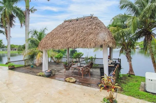 a view of outdoor space yard and patio