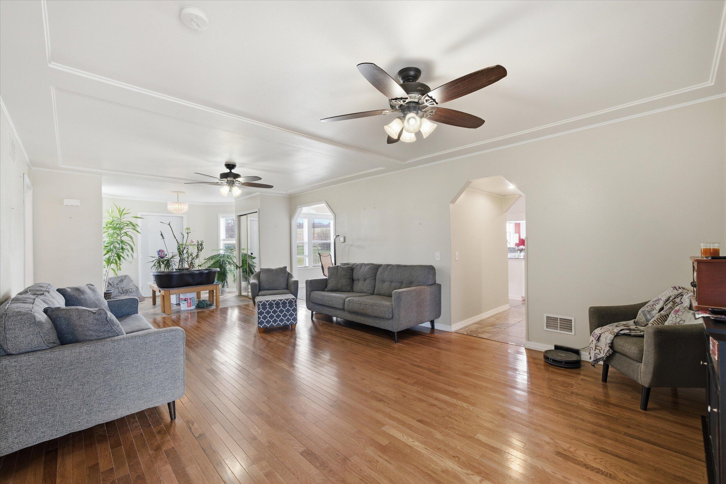 1679 Old Bridge Road Auburn, WI 53010 - Photo 16 of 52 Living Room