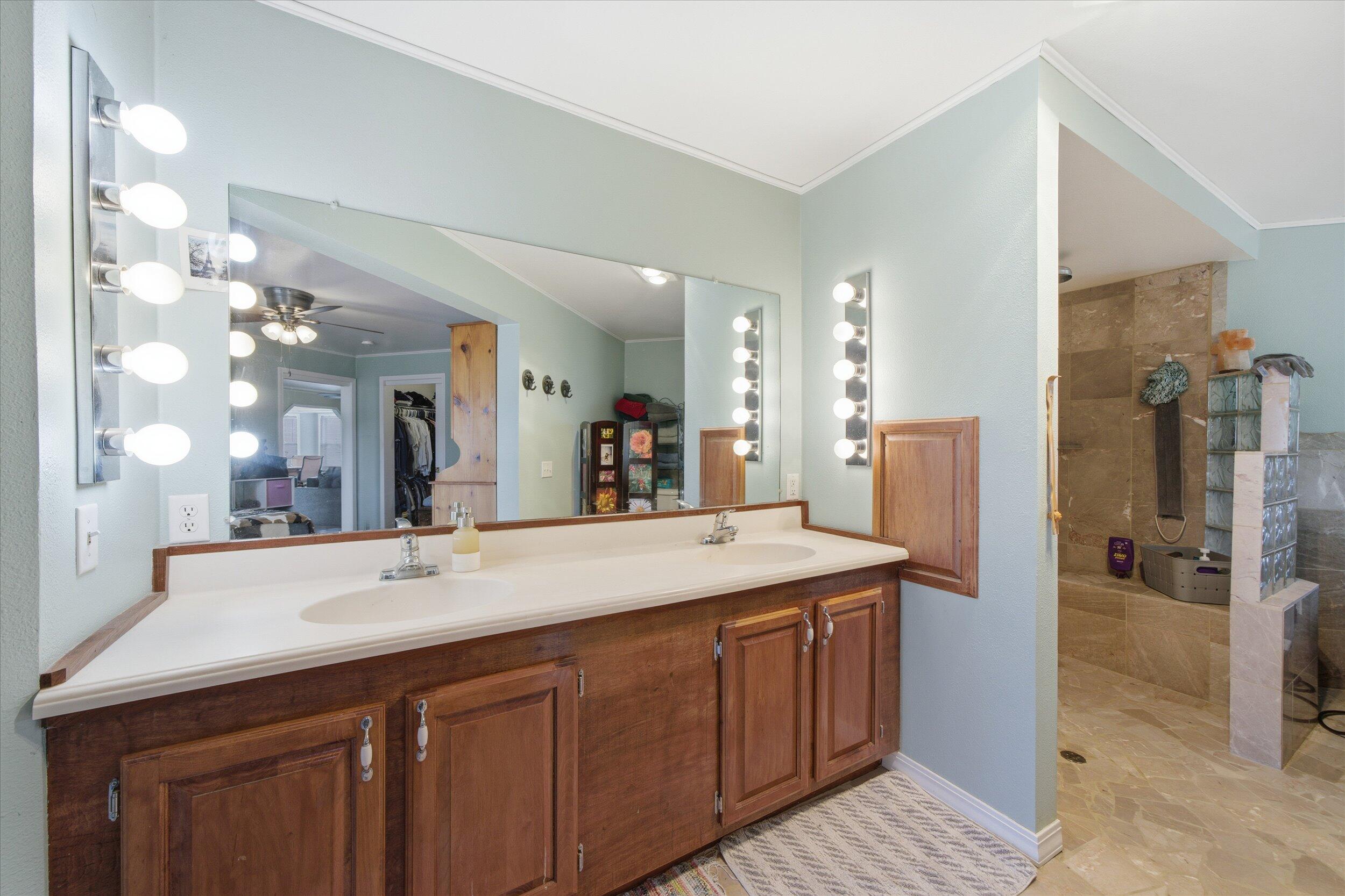 1679 Old Bridge Road Auburn, WI 53010 - Photo 23 of 52 marble floor