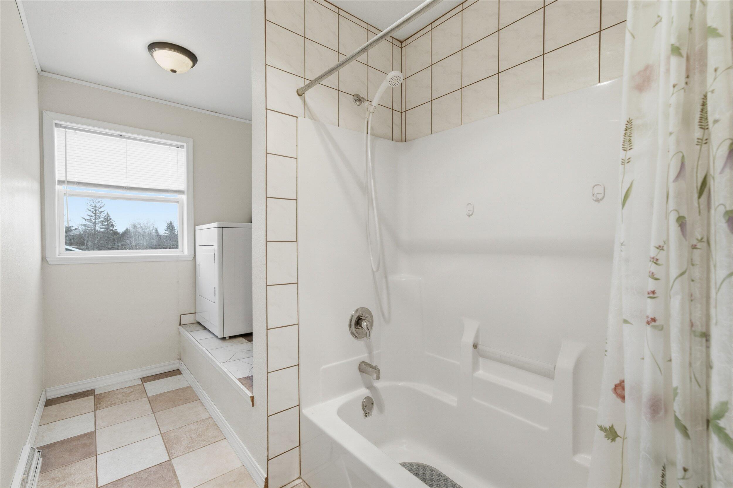 1679 Old Bridge Road Auburn, WI 53010 - Photo 39 of 52 Upper full bath w/layndry