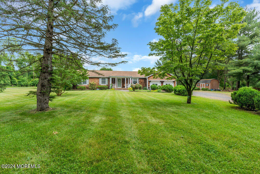 36 Vanderveer Road Freehold, NJ 07728 - Photo 3 of 52 056_dsc00136_595