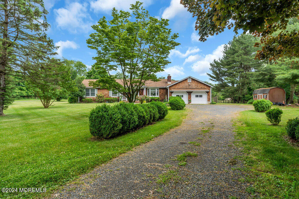 36 Vanderveer Road Freehold, NJ 07728 - Photo 4 of 52 055_dsc00131_290