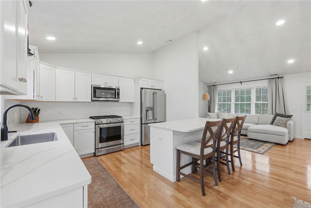 380 Ledge Road Coventry, RI 02816 - Photo 14 of 42