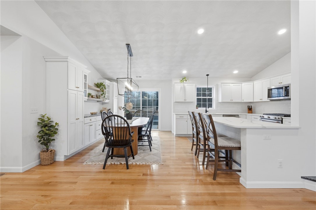 380 Ledge Road Coventry, RI 02816 - Photo 17 of 42