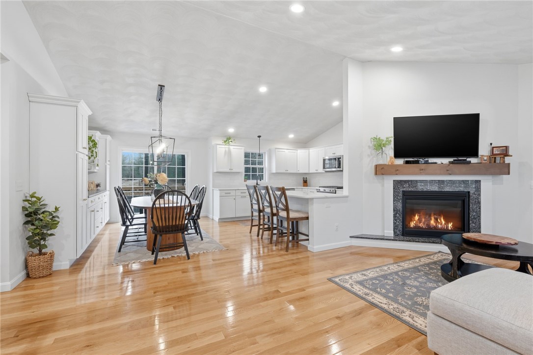 380 Ledge Road Coventry, RI 02816 - Photo 6 of 42