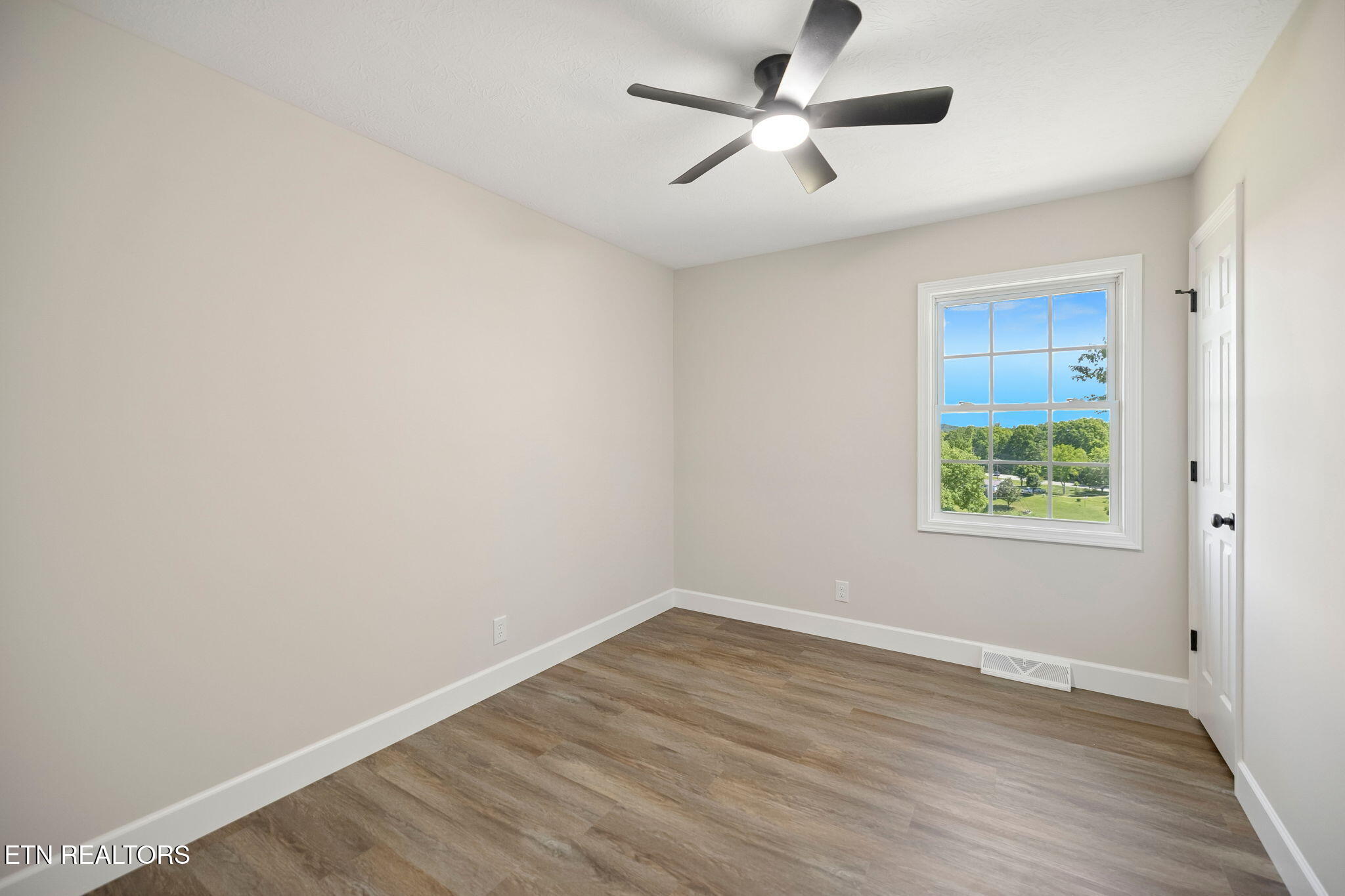 2245 Pinecrest Road Jacksboro, TN 37757 - Photo 17 of 60 20-2245 Pinecrest Rd - 020