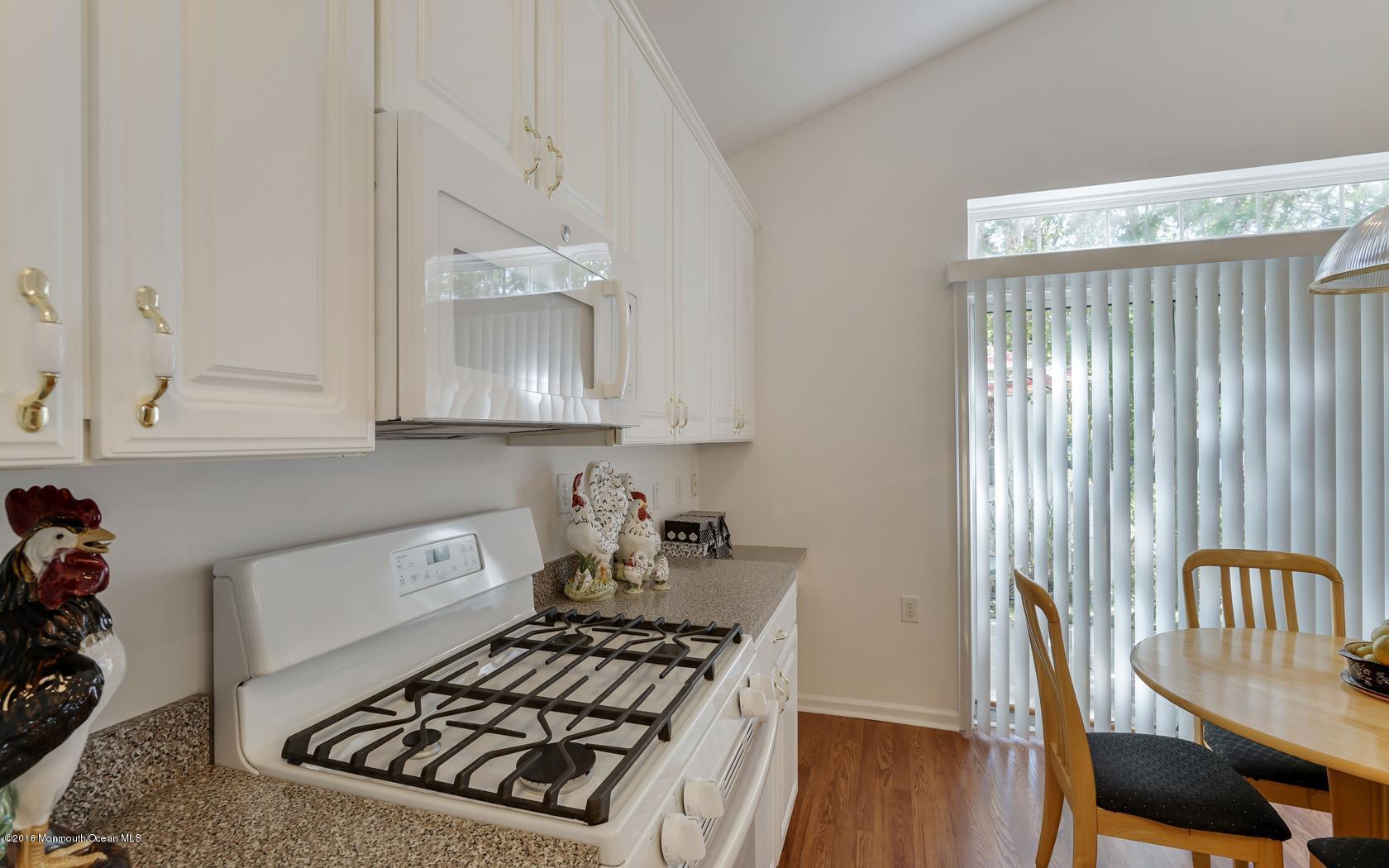 40 Eleanor Road Manchester Township, NJ 08759 - Photo 10 of 31 40 ELEANOR ROAD