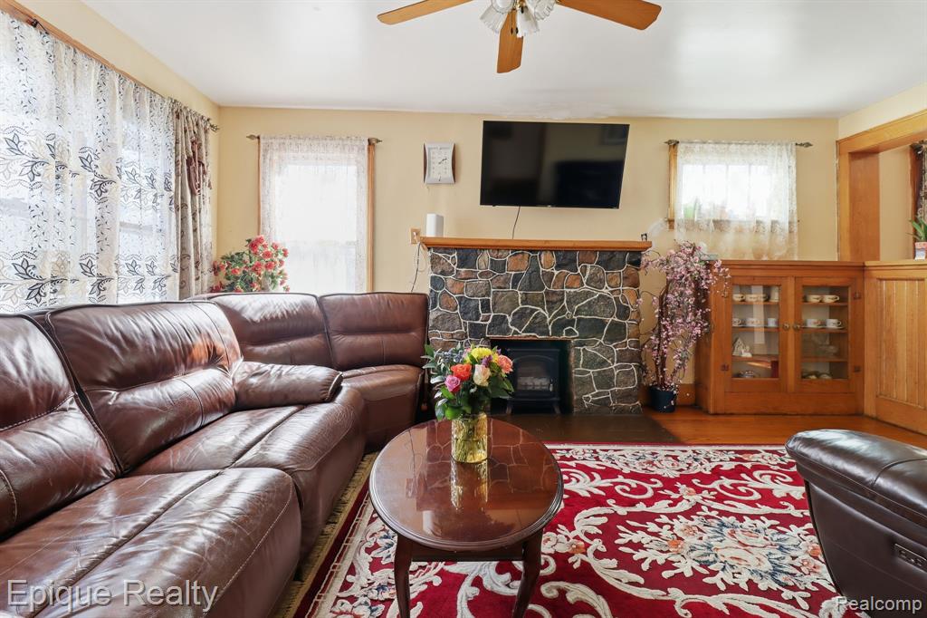 5834 Wayne Road Romulus, MI 48174 - Photo 3 of 15