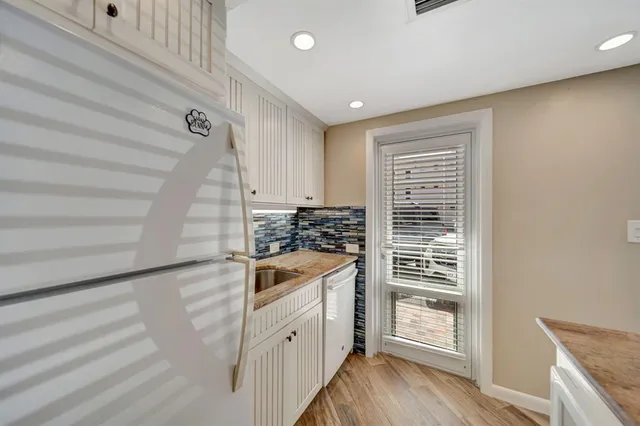 $2,300 | 1461 South Ocean Boulevard, Unit 110, Lauderdale-by-the-Sea, FL 33062