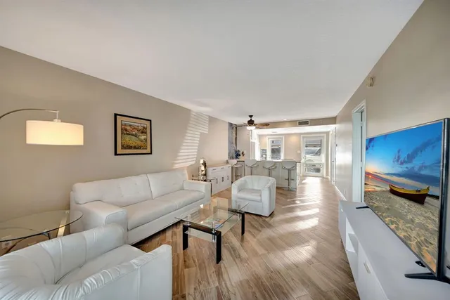 $2,300 | 1461 South Ocean Boulevard, Unit 110, Lauderdale-by-the-Sea, FL 33062