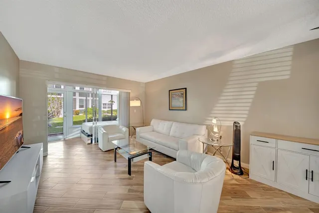 $2,300 | 1461 South Ocean Boulevard, Unit 110, Lauderdale-by-the-Sea, FL 33062