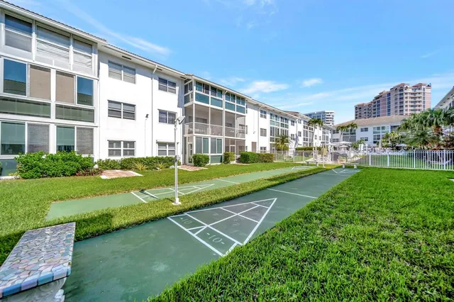 $2,300 | 1461 South Ocean Boulevard, Unit 110, Lauderdale-by-the-Sea, FL 33062