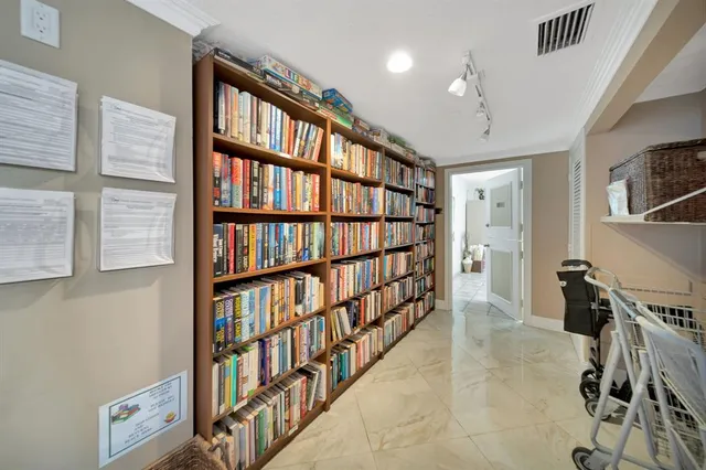 $2,300 | 1461 South Ocean Boulevard, Unit 110, Lauderdale-by-the-Sea, FL 33062