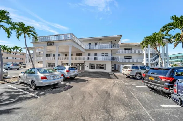 $2,300 | 1461 South Ocean Boulevard, Unit 110, Lauderdale-by-the-Sea, FL 33062