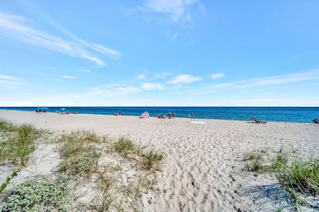 $2,300 | 1461 South Ocean Boulevard, Unit 110, Lauderdale-by-the-Sea, FL 33062