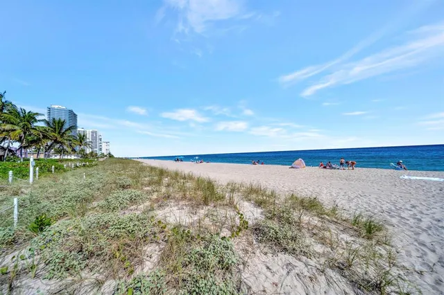 $2,300 | 1461 South Ocean Boulevard, Unit 110, Lauderdale-by-the-Sea, FL 33062