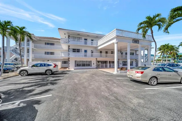 $2,300 | 1461 South Ocean Boulevard, Unit 110, Lauderdale-by-the-Sea, FL 33062
