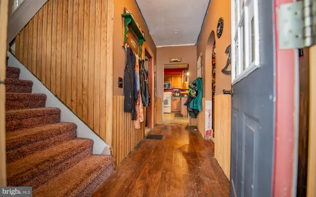 a view of an entryway