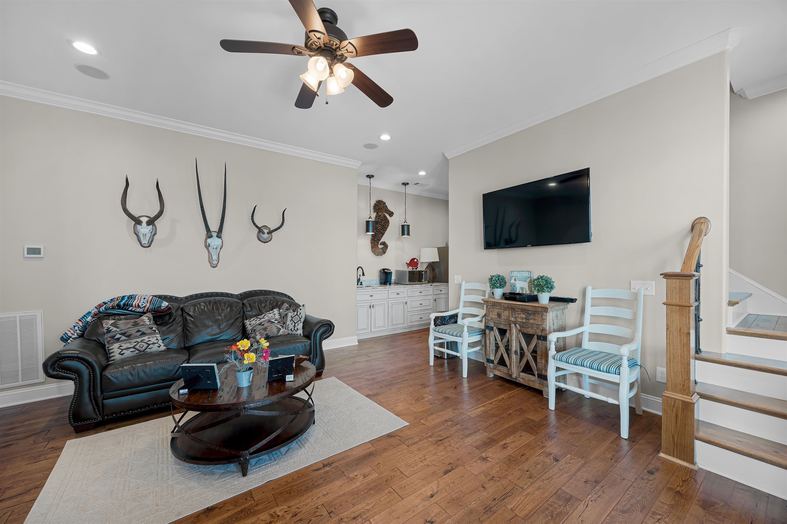 45 Pinnacle Pointe Savannah, TN 38372 - Photo 21 of 30 a living room with furniture and a flat screen tv