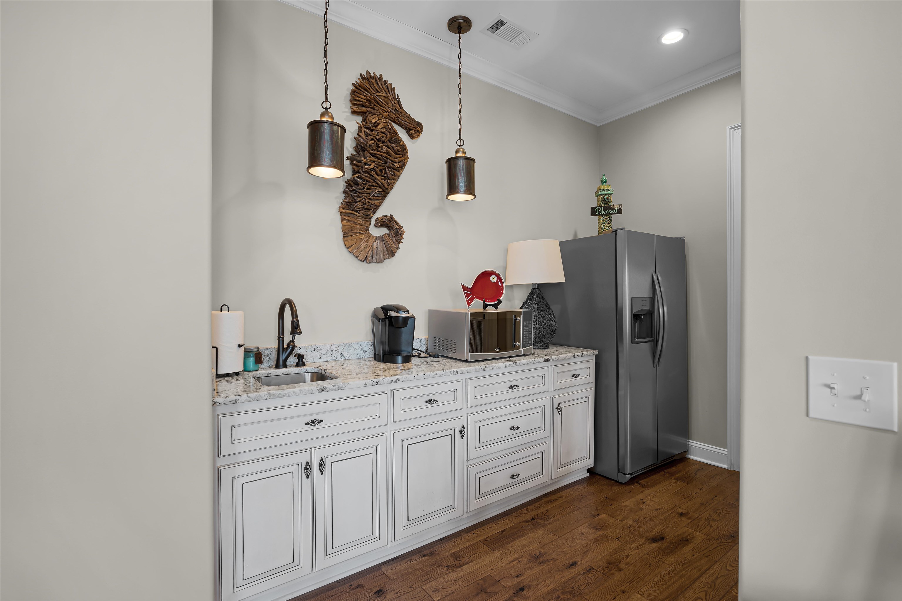 45 Pinnacle Pointe Savannah, TN 38372 - Photo 22 of 30 a bathroom with a sink and mirror