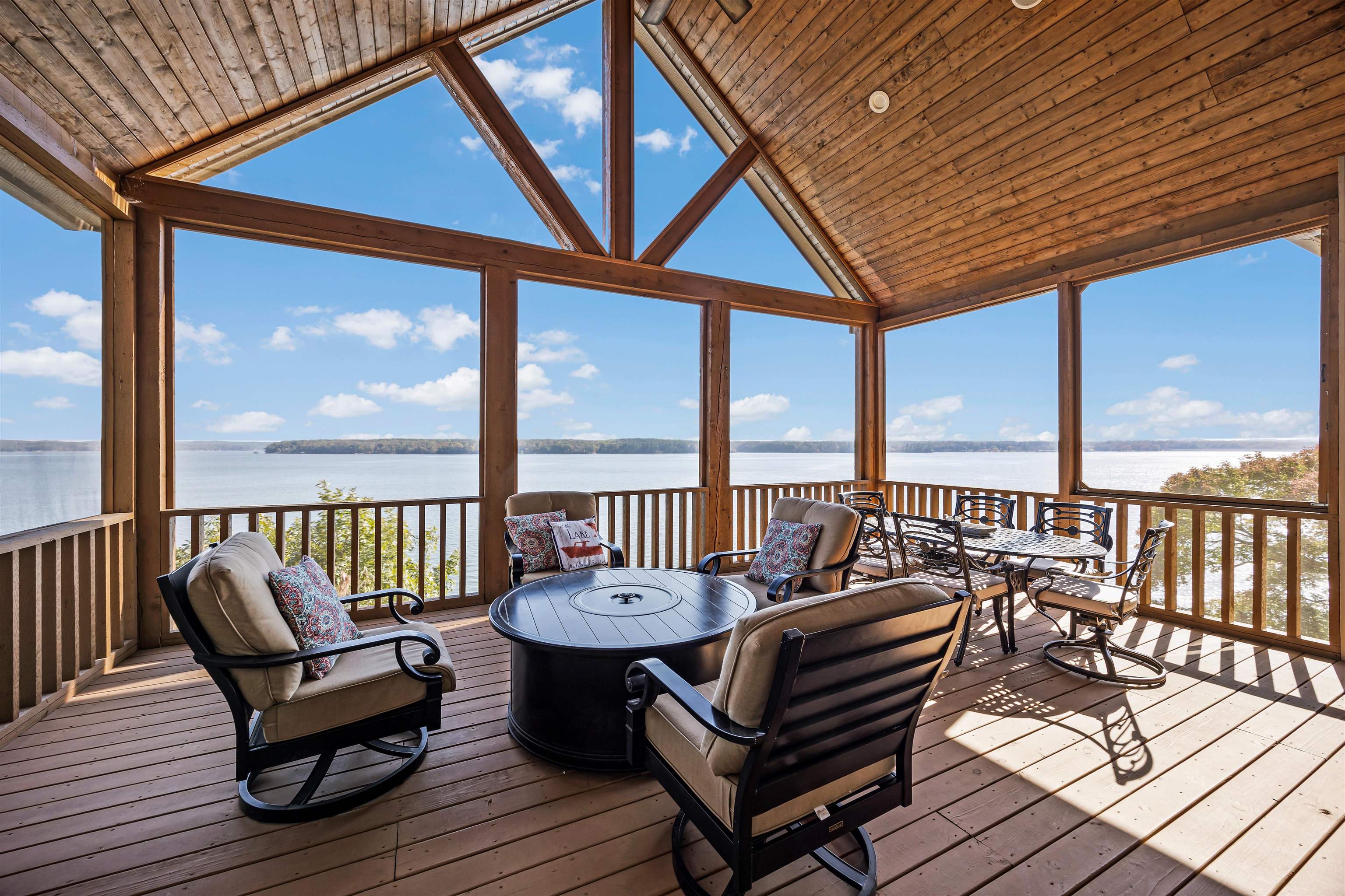 45 Pinnacle Pointe Savannah, TN 38372 - Photo 6 of 30 a balcony with wooden floor outdoor seating and city view