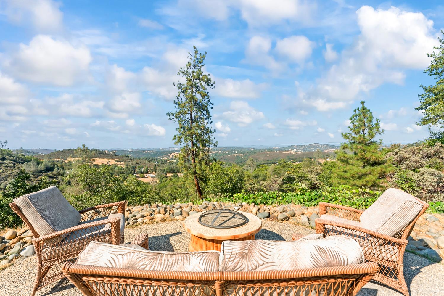 3472 See View Court Rescue, CA 95672 - Photo 28 of 37 a view of a patio with furniture and a potted plant