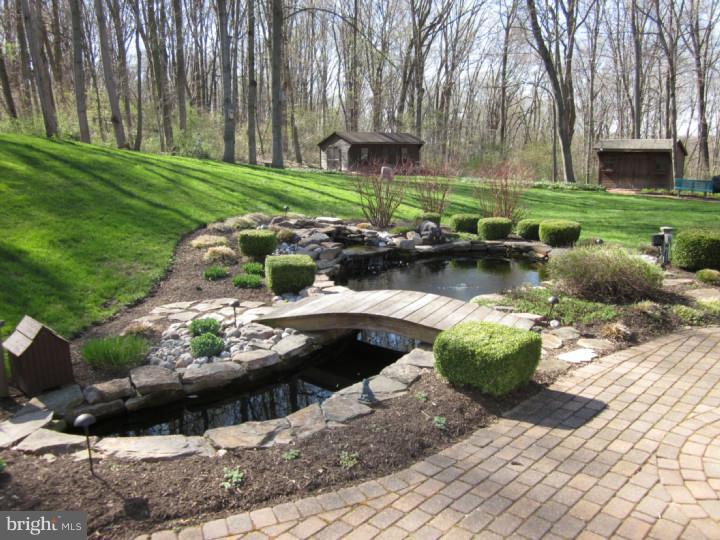 552 Chandler Mill Road Avondale, PA 19311 - Photo 5 of 25 Back Yard