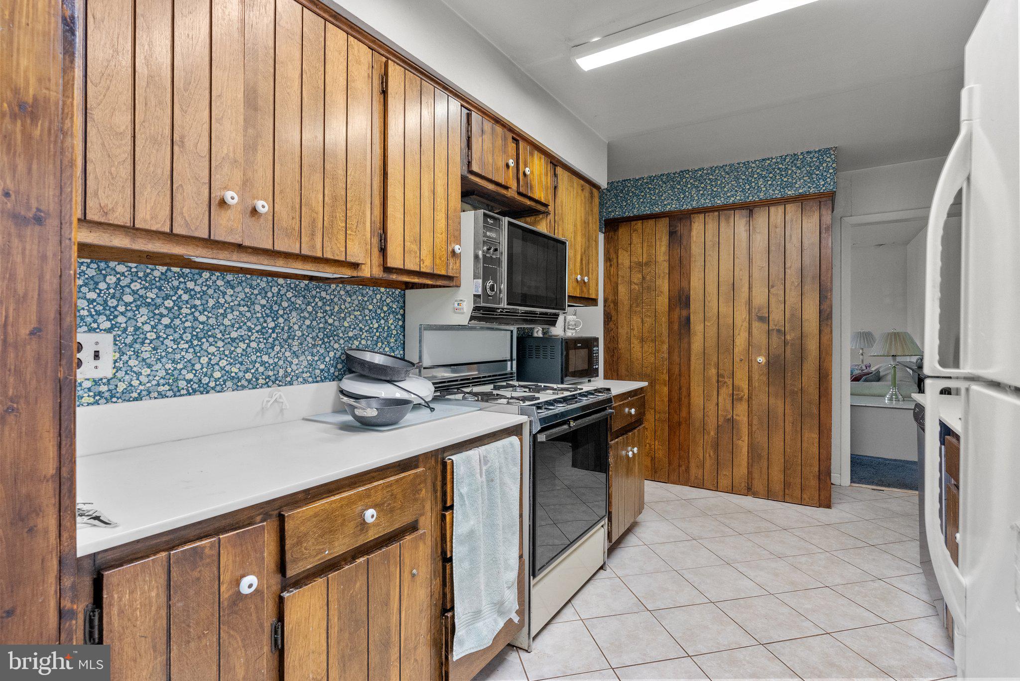 166 Sleighride Road Willow Grove, PA 19090 - Photo 9 of 28 Gallery Image 9