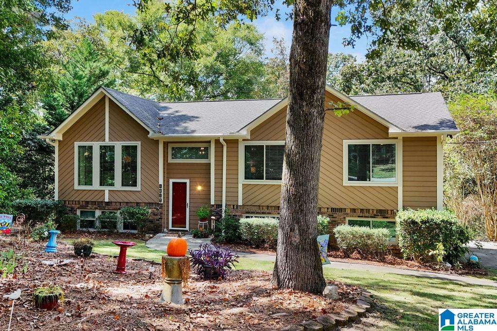 1017 Franks Circle Alabaster, AL 35007 - Photo 3 of 49