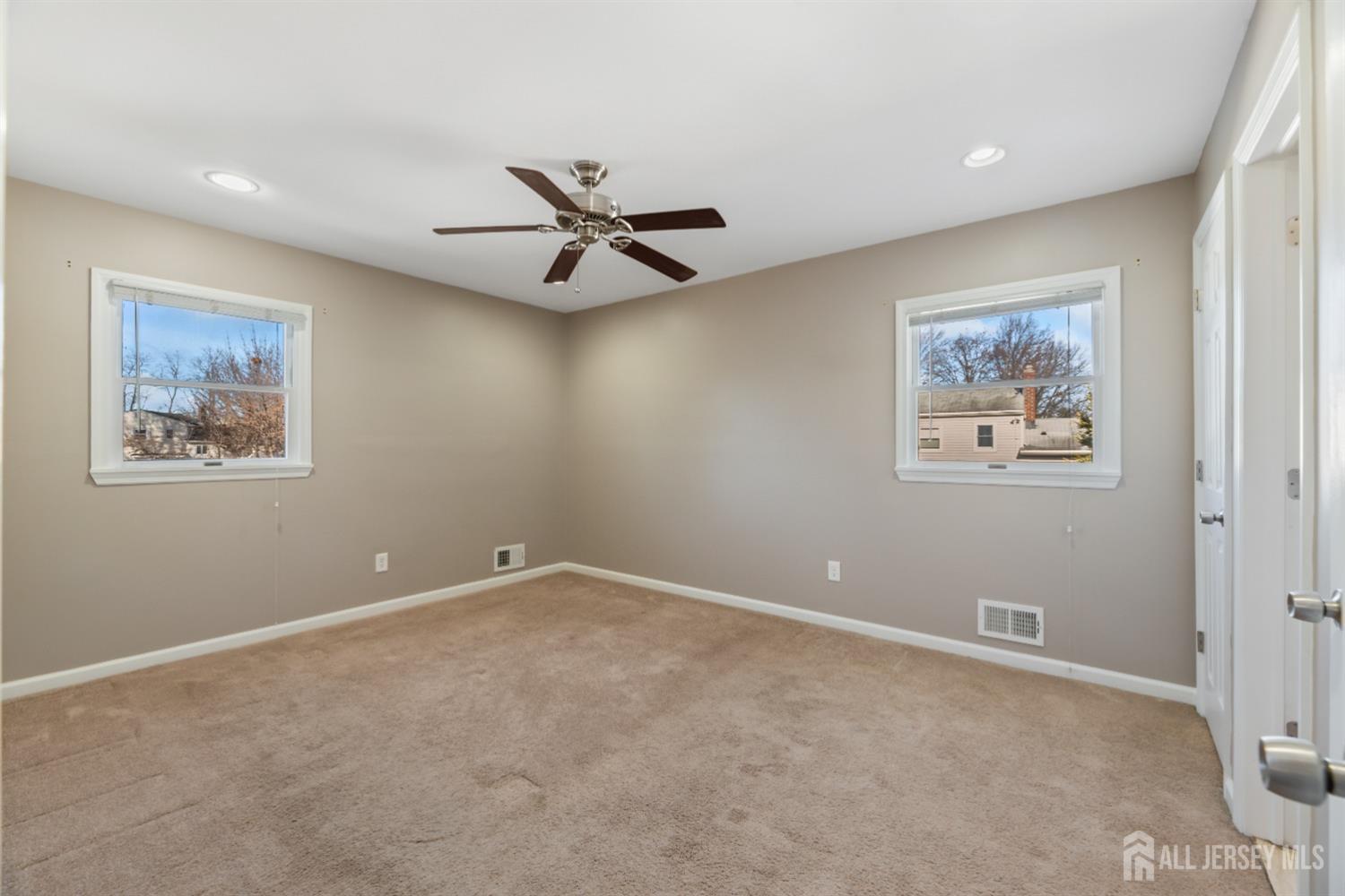 17 Sulliman Road Edison, NJ 08817 - Photo 16 of 35