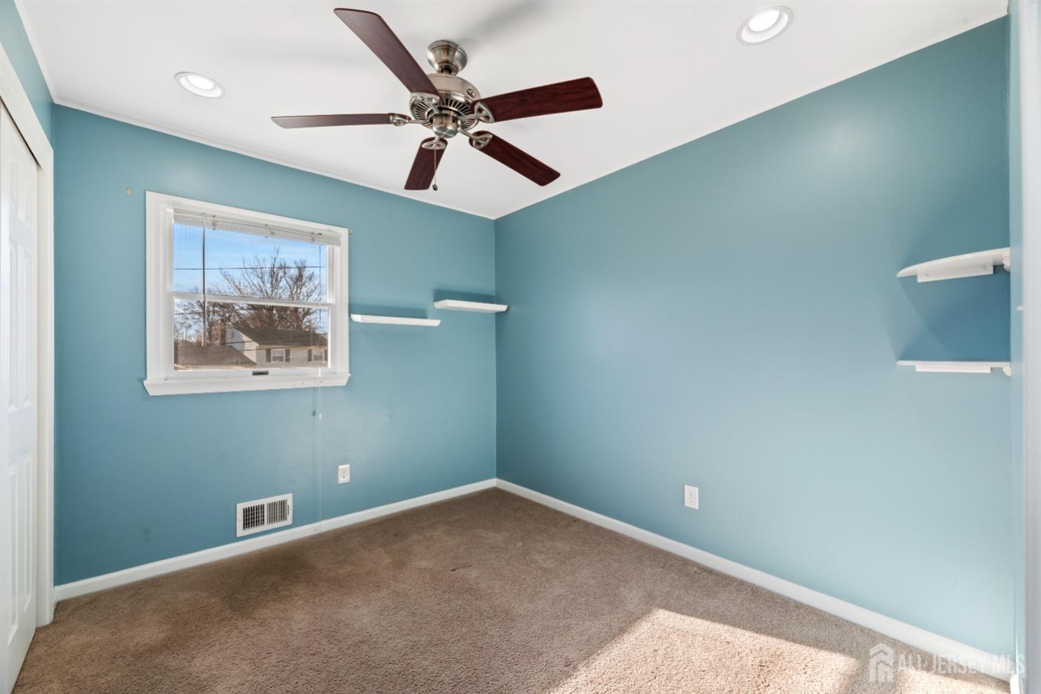17 Sulliman Road Edison, NJ 08817 - Photo 20 of 35