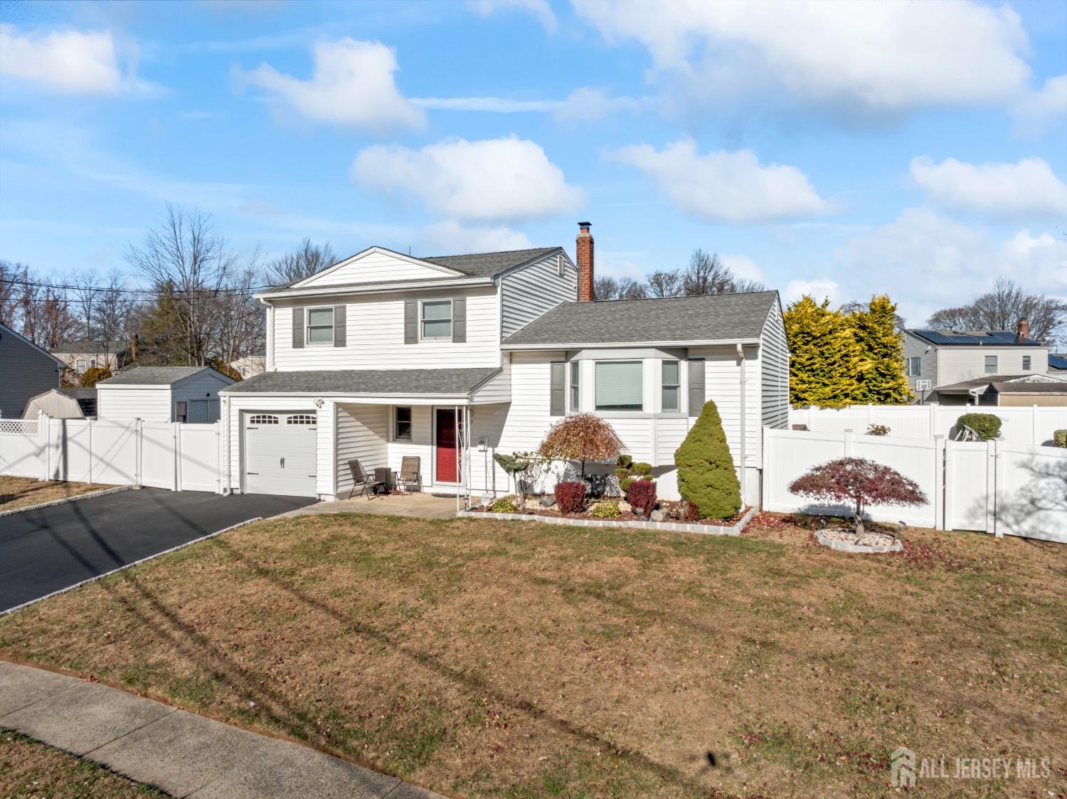 17 Sulliman Road Edison, NJ 08817 - Photo 2 of 35