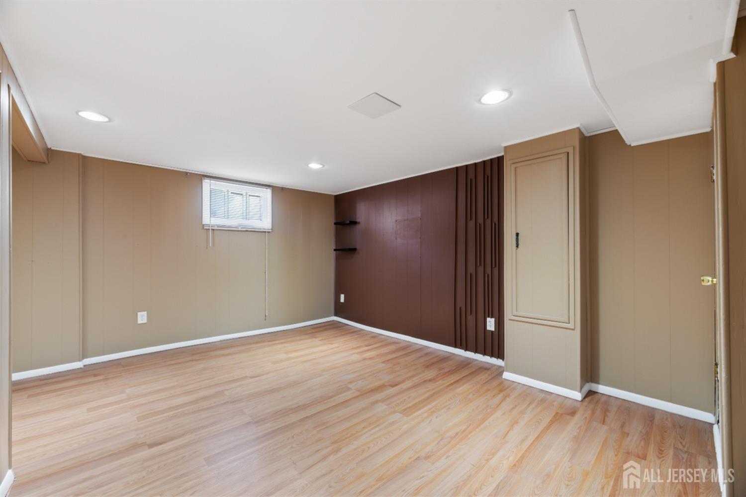 17 Sulliman Road Edison, NJ 08817 - Photo 22 of 35