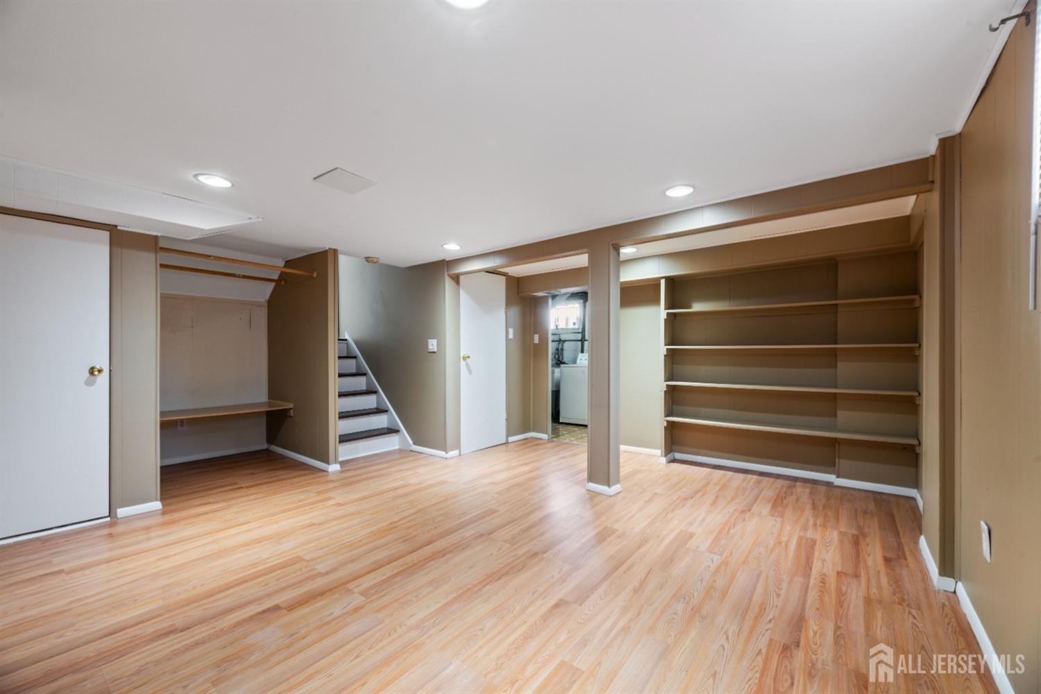 17 Sulliman Road Edison, NJ 08817 - Photo 23 of 35