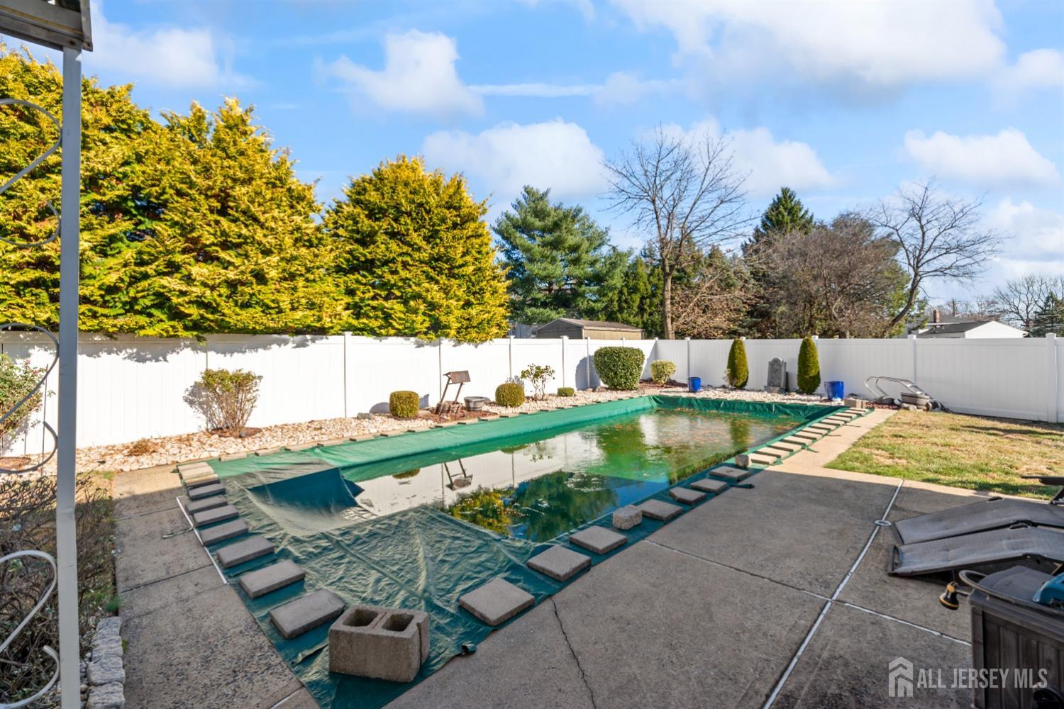 17 Sulliman Road Edison, NJ 08817 - Photo 24 of 35