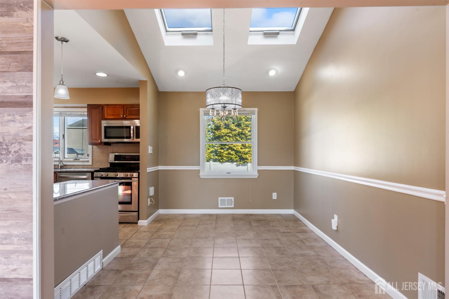 17 Sulliman Road Edison, NJ 08817 - Photo 6 of 35