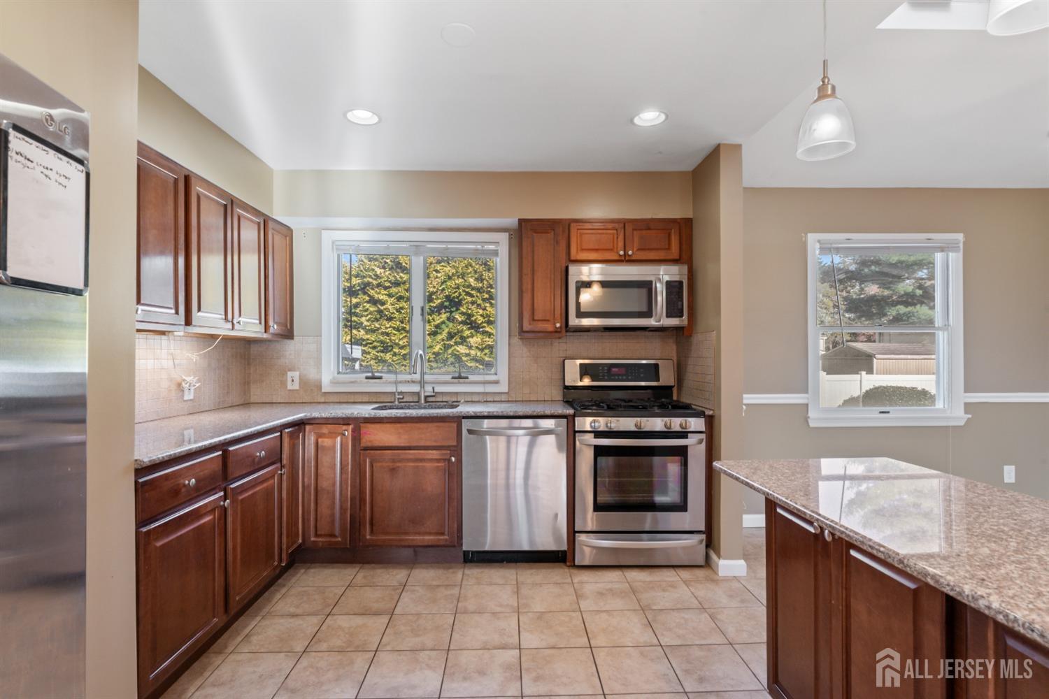 17 Sulliman Road Edison, NJ 08817 - Photo 8 of 35