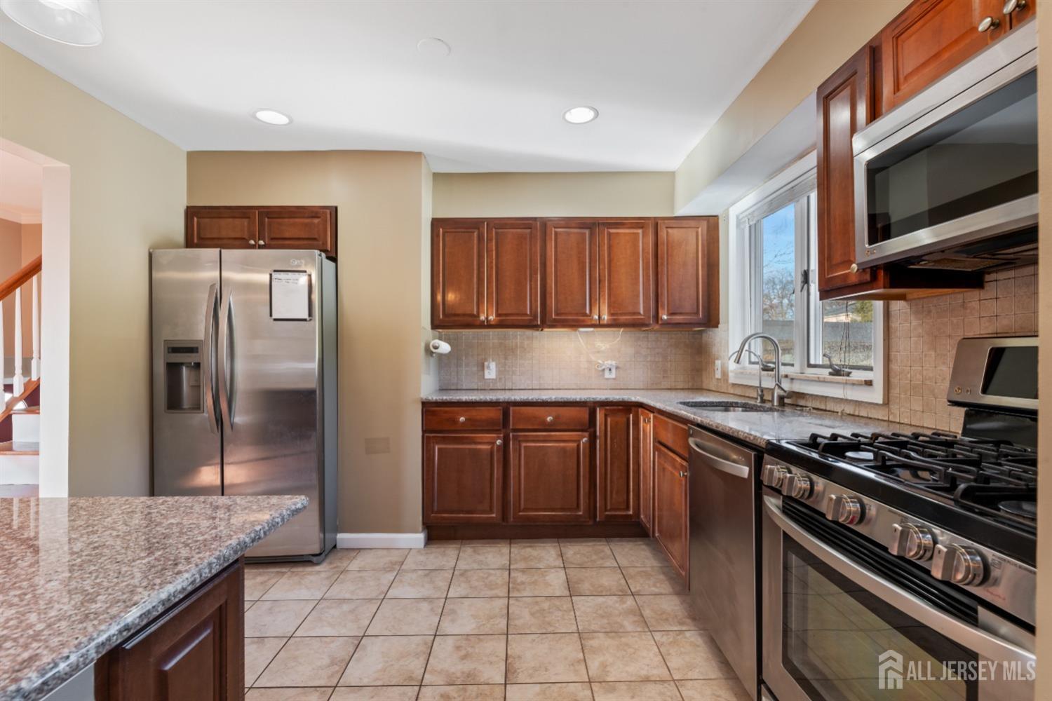 17 Sulliman Road Edison, NJ 08817 - Photo 9 of 35